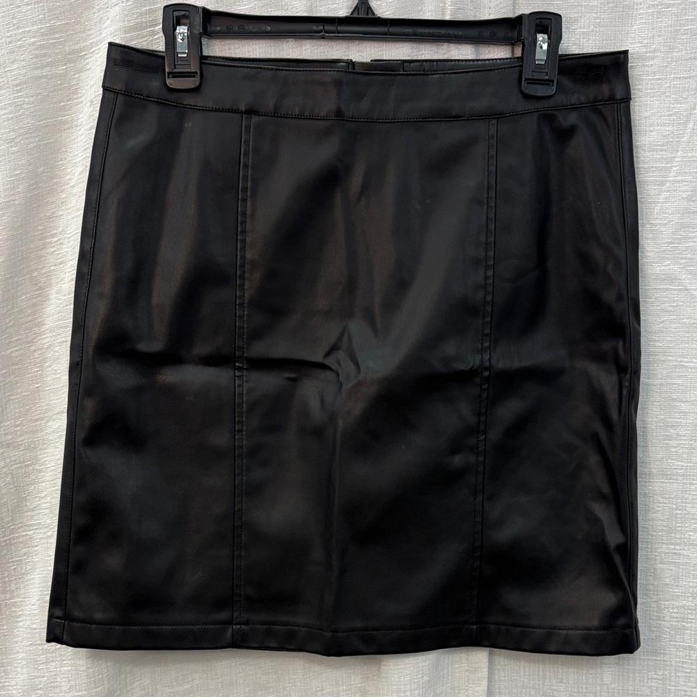 Vero Moda Black Vegan Leather Skirt, size large